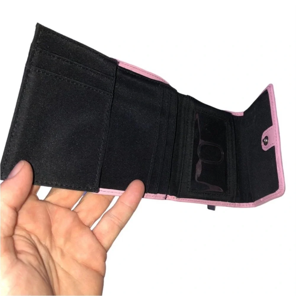 fossil new un used baby soft pink LEATHER quad fold card wallet credit c…